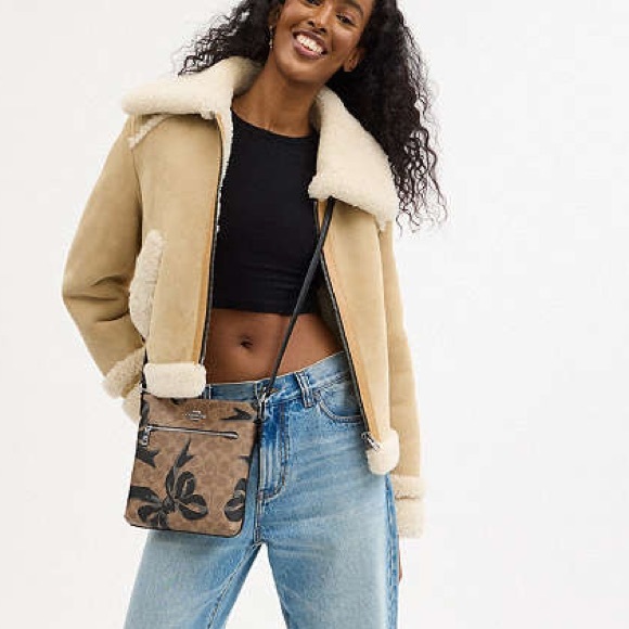 New COACH Mini Rowan File Bag In Signature Canvas With Bow Print - Picture 3 of 10